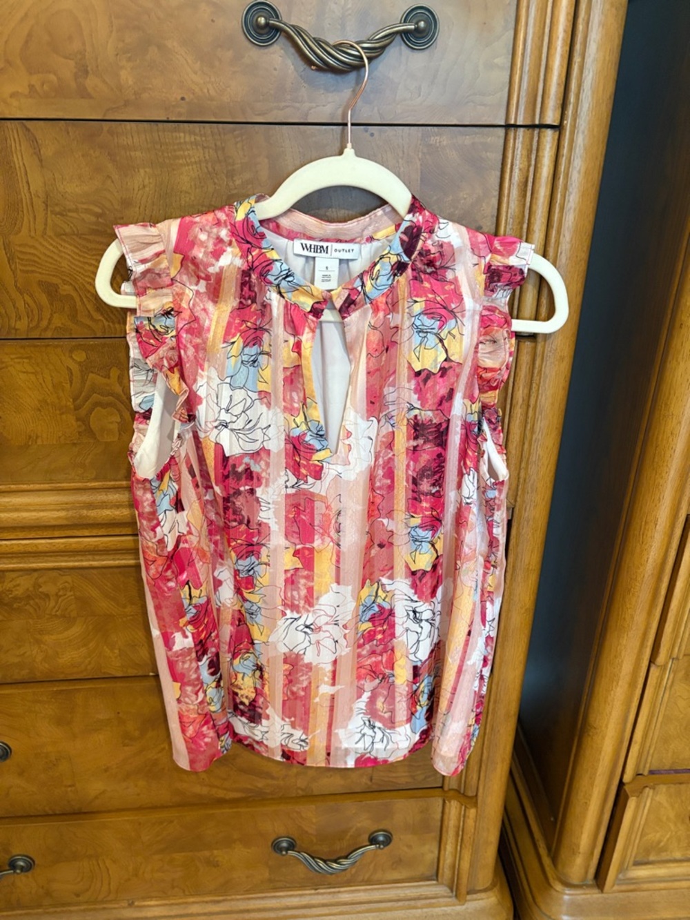 White House Black Market Pink Floral Ruffle Keyhole Camisole